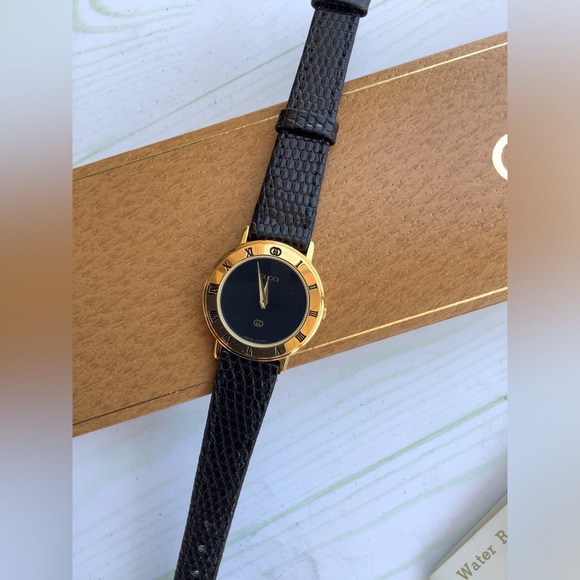 Authentic ladies GUCCI watch ⭐️⭐️⭐️ - Picture 1 of 13